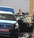 U.S. Special Representative for North Korea Stephen Biegun (L) leaves a Russian foreign ministry building in Moscow on Oct. 16, 2018, after meetings with his counterparts. (Yonhap)