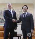 This AP photo shows South Korea's Special Representative for Korean Peninsula Peace and Security Affairs Lee Do-hoon (R) during a meeting with U.S. Special Representative for North Korea Stephen Biegun at the Foreign Ministry in Seoul on Oct. 29, 2018. (Yonhap)