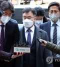 Kim Man-bae, a key figure in a high-profile development corruption scandal, enters the Seoul Central District Court in the capital for a hearing on Feb. 17, 2023. (Yonhap)