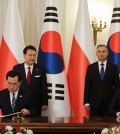 South Korea's President Yoon Suk Yeol and Polish President Andrzej Duda attend a document signing ceremony at the Presidential Palace in Warsaw, Poland, July 13, 2023. REUTERS/Kuba Stezycki