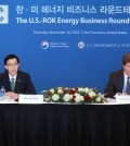 Industry Minister Bang Moon-kyu (L) and Jose Fernandez, U.S. under secretary of state for economic growth, energy and the environment, host an energy business roundtable in San Francisco, the United States, on Nov. 16, 2023, in this photo released by the Ministry of Trade, Industry and Energy. (PHOTO NOT FOR SALE) (Yonhap)