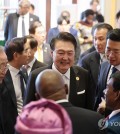President Yoon Suk Yeol (C) attends a welcome dinner for African leaders and their delegations held at the Shilla Hotel in Seoul on June 3, 2024. (Yonhap)
