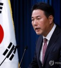 Principal Deputy National Security Adviser Kim Tae-hyo announces President Yoon Suk Yeol's plan to attend the North Atlantic Treaty Organization summit in Washington, D.C., during a briefing at the presidential office in Seoul on July 5, 2024. (Yonhap)