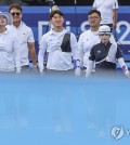 South Korean archers competing at the Paris Olympics take part in a training session at Les Invalides in Paris on July 22, 2024. (Yonhap)