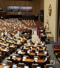 A vote on the revision to the act on the establishment of the Korea Communications Commission takes place at the National Assembly in Seoul on July 25, 2024. (Yonhap)