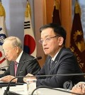 Finance Minister Choi Sang-mok (C) speaks during a meeting with representatives from six major business lobby groups in Seoul on Dec. 16, 2024, in this photo provided by the ministry. (PHOTO NOT FOR SALE) (Yonhap)